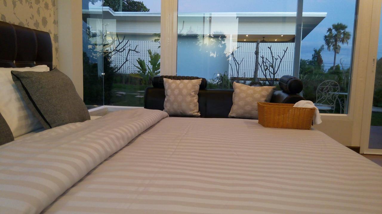 Bluemoon Riverside Phibun Mangsahan Exterior photo