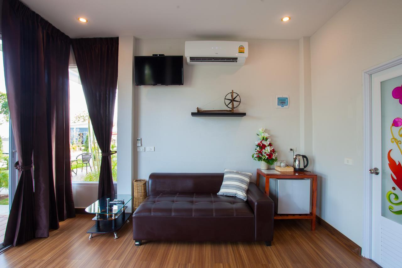Bluemoon Riverside Phibun Mangsahan Exterior photo